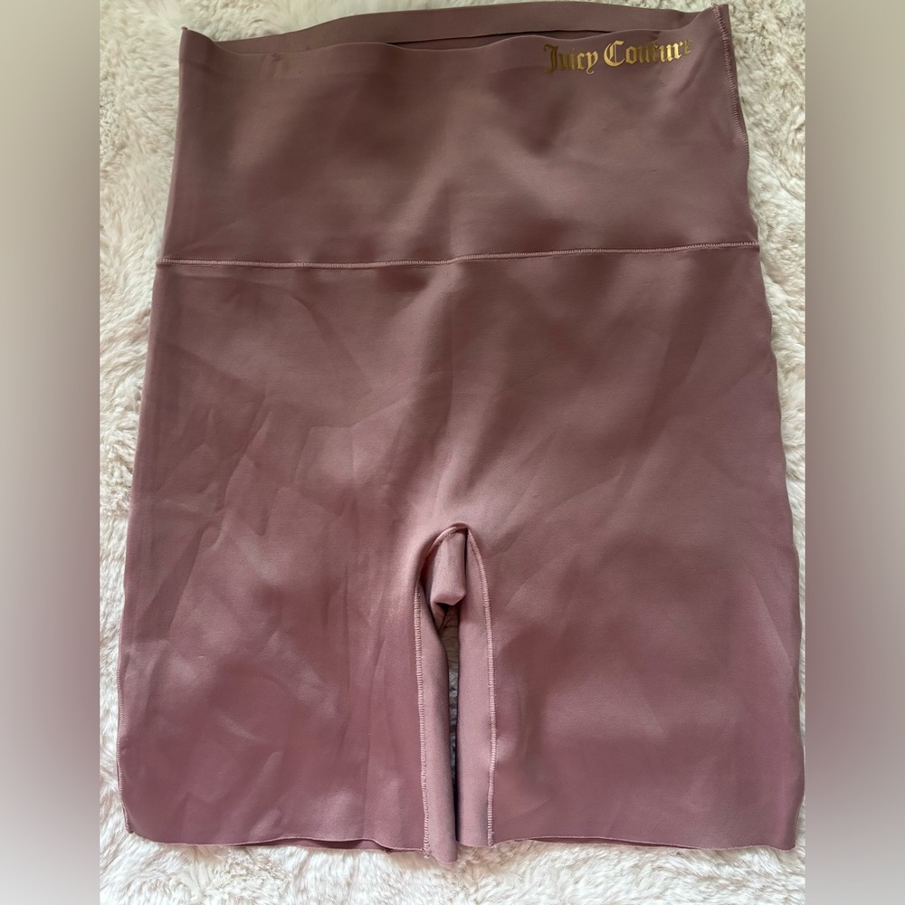 Juicy Couture Body Shaping Scuba High Mauve Purple Shorts Size: Large - Picture 1 of 5